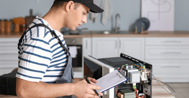 Quando o conserto de micro-ondas vale a pena?